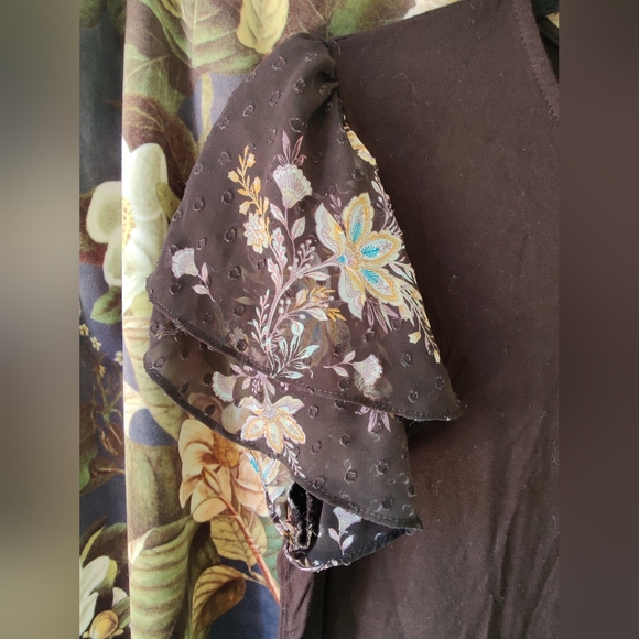 Black floaty sleeve t-shirt - Picture 2 of 4